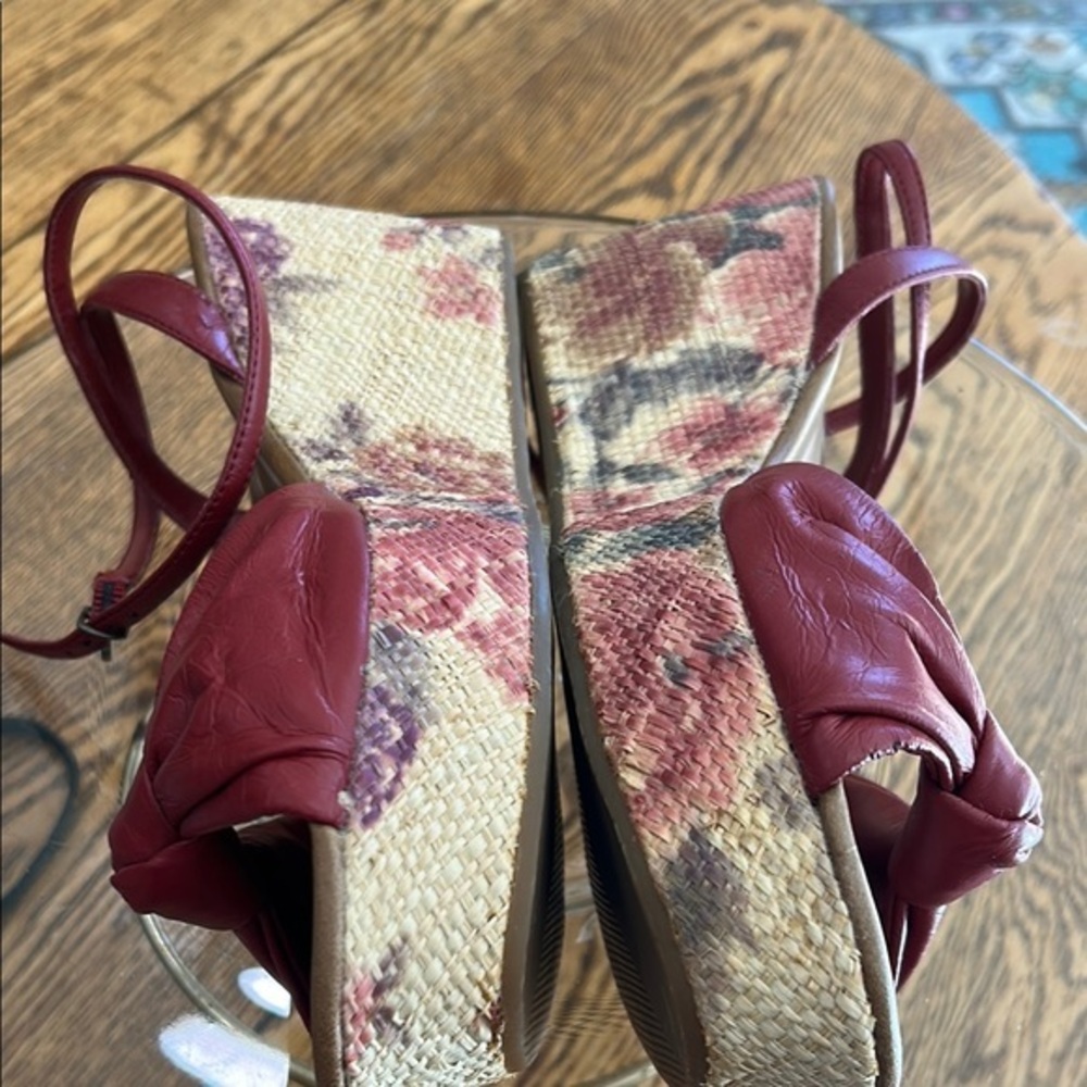 NWOT Montego Bay Club Red Floral Platform Wedge Espadrilles